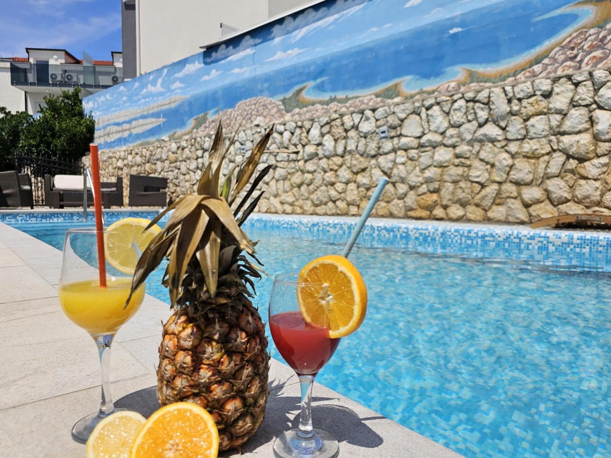 The Golden Grotto Apartments Novalja Exterior photo